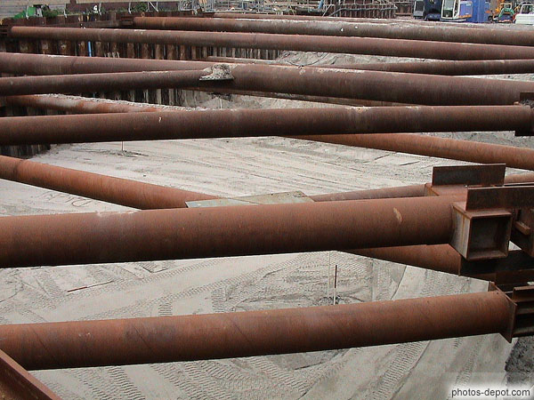 photo de barres enchevetrées