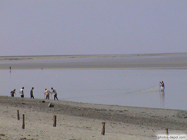 photo de pêcheurs baie du mont St Michel vue de la Roche Torin