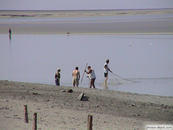 photo de pêcheurs baie du mont St Michel vue de la Roche Torin