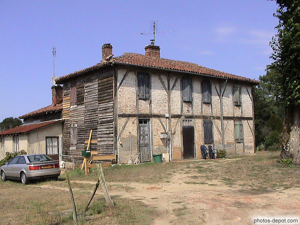 photo de vieille maison à colombages