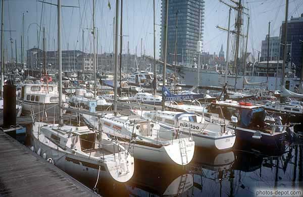 photo de voiliers au port