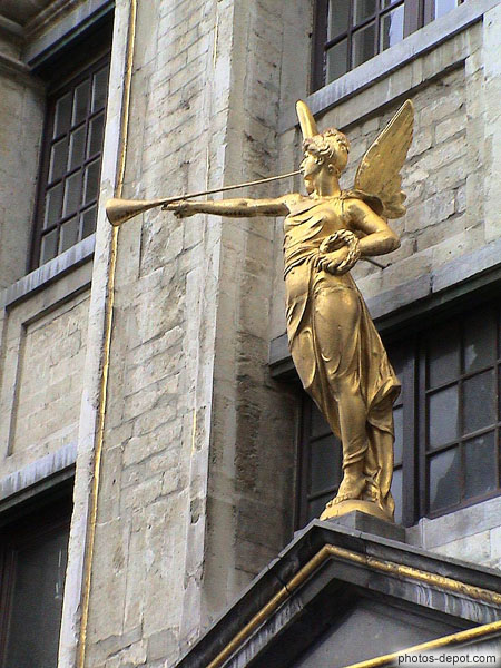 Statue maison des ducs de Brabant Belgique, Bruxelles, Grand place, Photo 2003