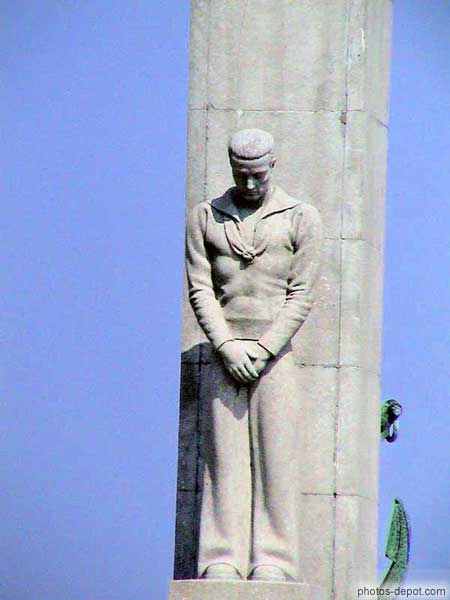 photo de statue de marin