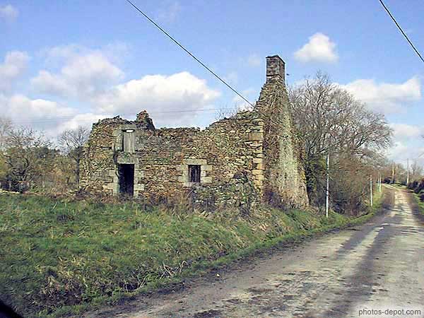 photo de maison en ruine