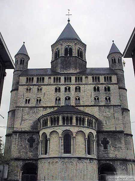 photo de facade Collégiale Ste Gertrude