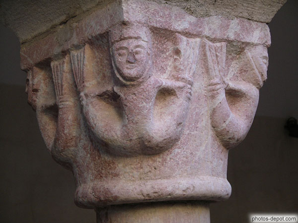 photo de 4 Sirènes saisissant à la main leur double corps, iconographie médiévale