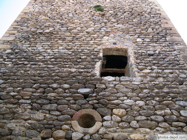 photo de mur de pierre de la tour