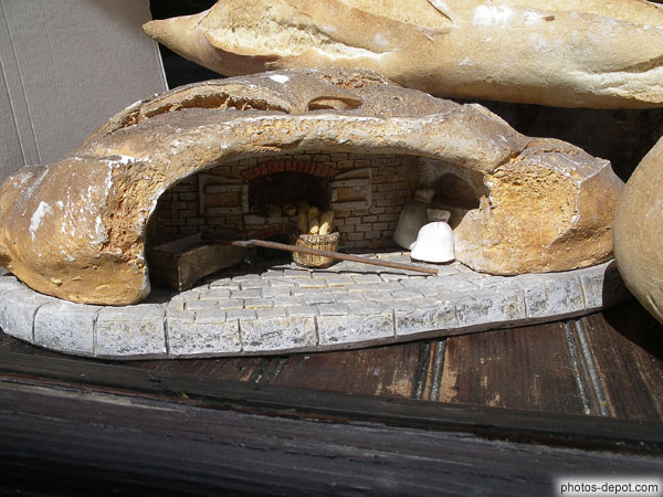 Boulangerie four à pain dans un pain