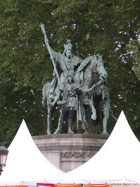photo de Statue equestre de Charlemagne
