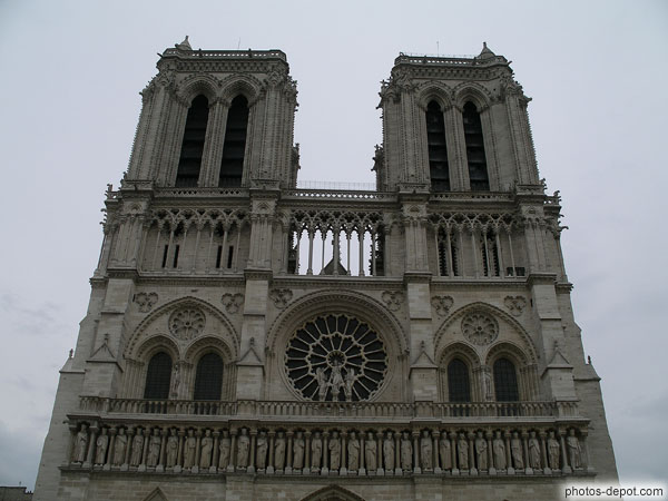 photo de tours clochers de la Cathédrale Notre Dame