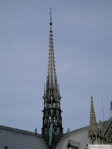photo de flèche de la Cathédrale Notre Dame