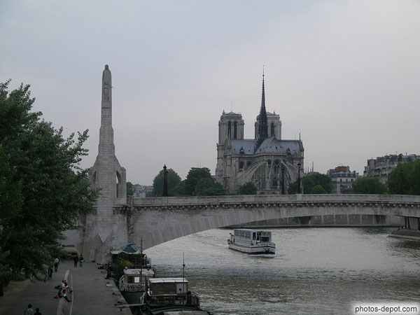 photo de Pont et cathédrale Notre Dame
