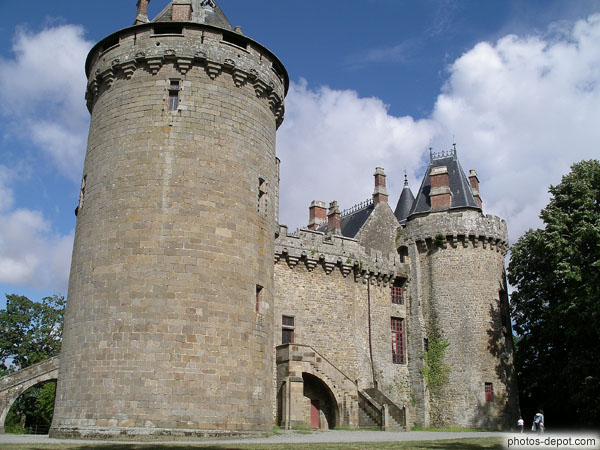 photo de facade Sud-Ouest, tours du Croisé (XVe) et du chat (XIVe)