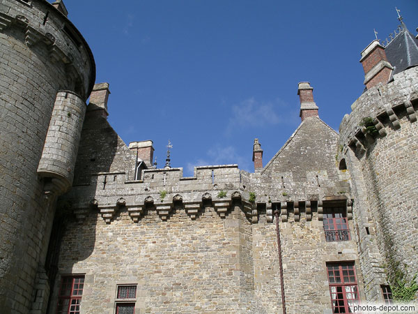 photo de chemin de ronde et crénelages facade sud-ouest