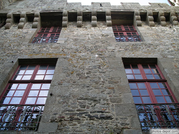 photo de fenêtres de la facade sud-est donnant sur la salle à manger