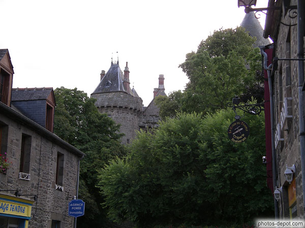 photo de tours du chateau vu de la ville