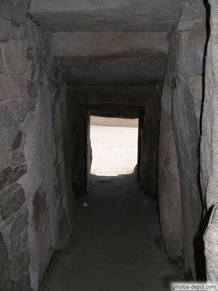 photo de couloir du cairn de la table des marchand