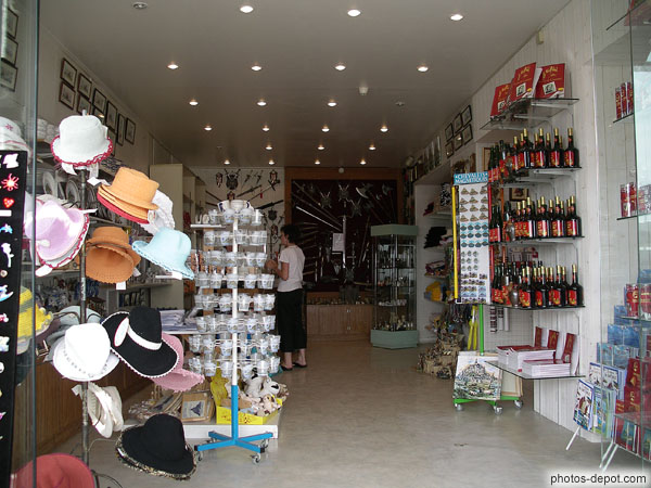 photo de magasin de souvenirs, typique dans le mont