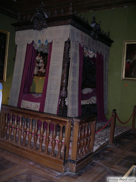 photo de Lit à baldaquin