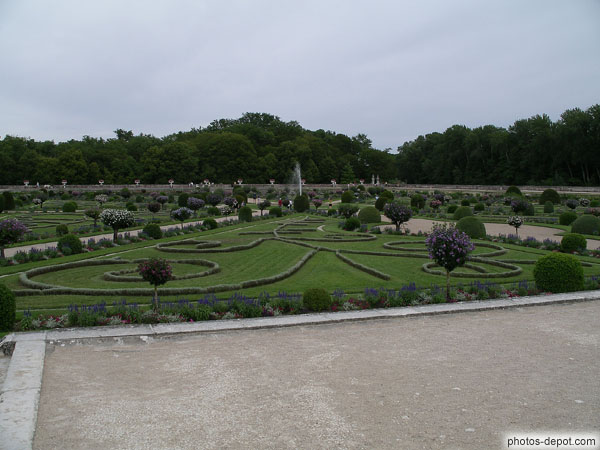 photo de Le jardin de Diane de Poitiers : 130.000 plants de fleurs