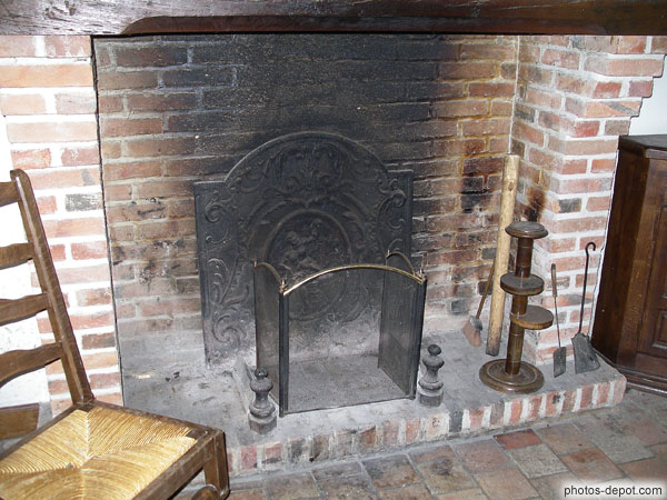 photo de Plaque de cheminée en fonte