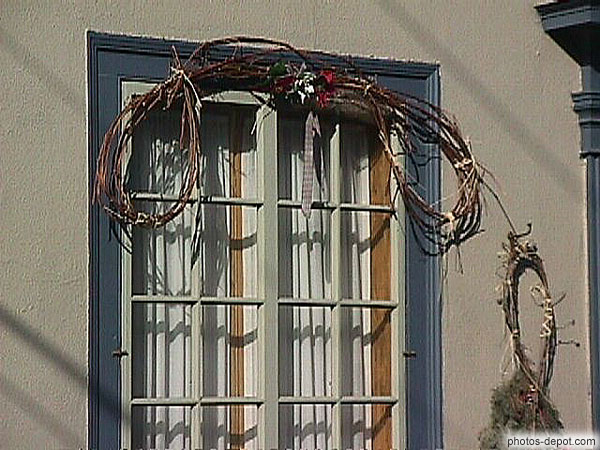 photo de décorations de Noël aux fenêtres