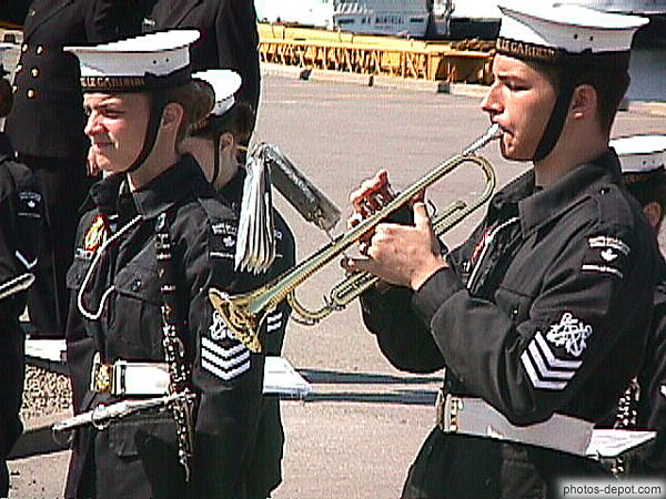 photo de marin trompettiste