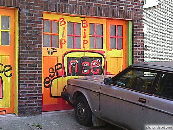 photo de porte de garage peint