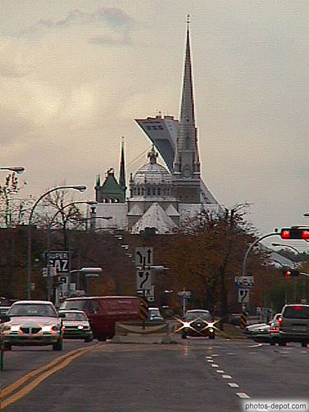 photo de église et stade de Montréal