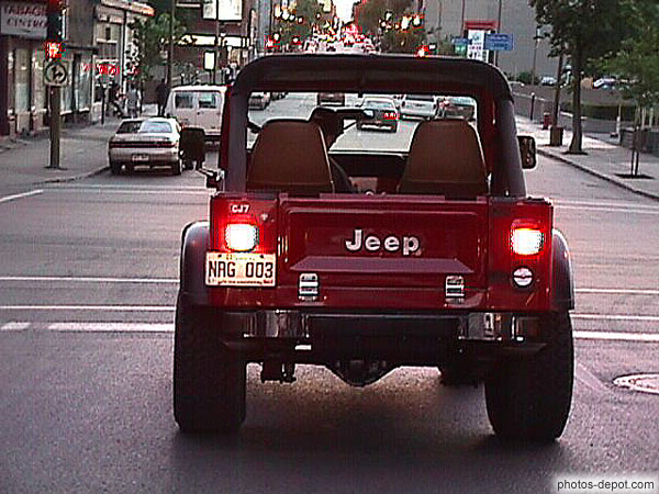 photo de Jeep feux rouge