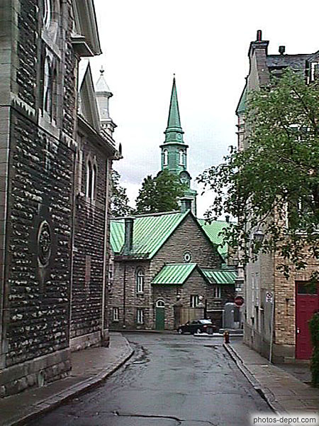 photo de petite église de la vieille ville