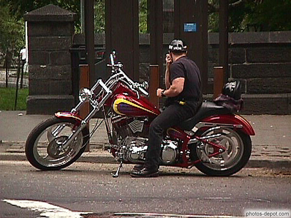 photo de motard en Harley Davidson
