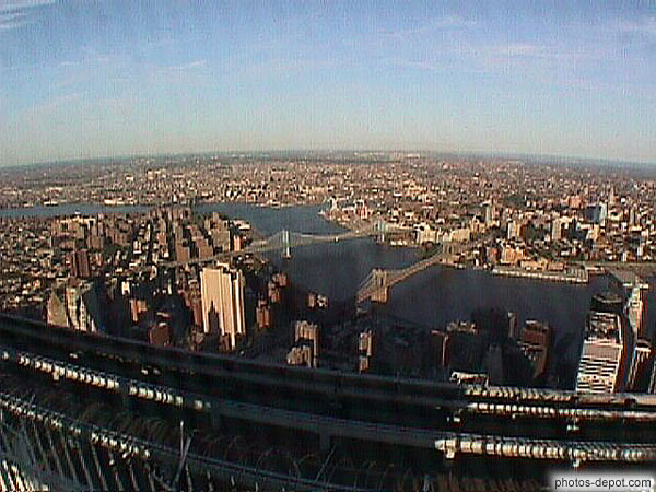 photo de ponts de Brooklyn et de Manhattan vus depuis le World trade center