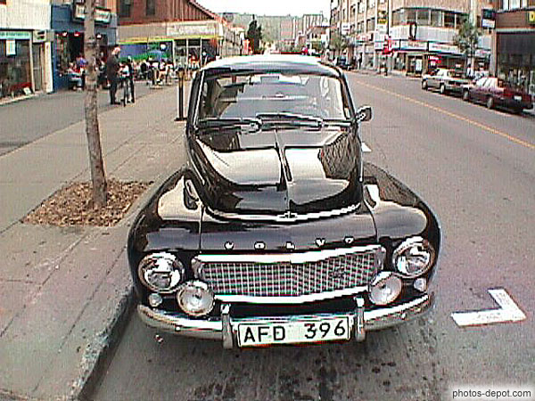photo de vieille Volvo noire