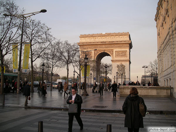 photo d'Arc de Triomphe le matin