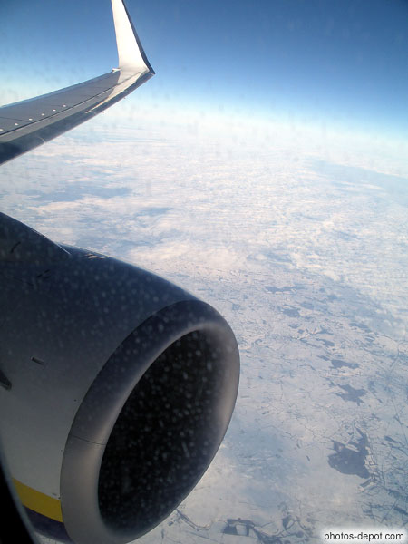 photo de plateaux enneigés vus d'avion