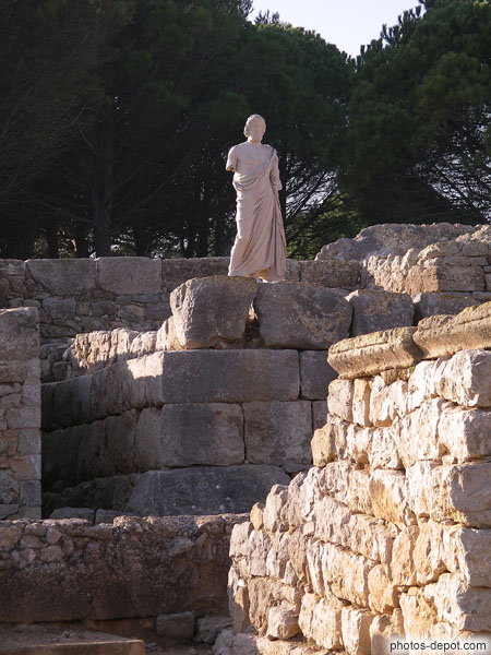 photo d'Asklepieion, centre thérapeutique et religieux consacré à Esculape (copie), dieu de la médecine