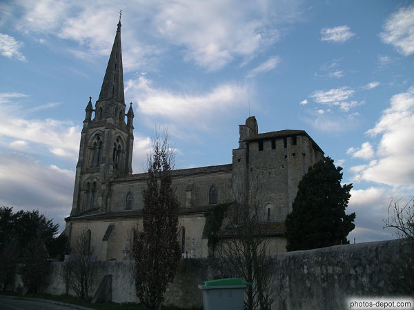 photo de flèche de l'église de Tresses