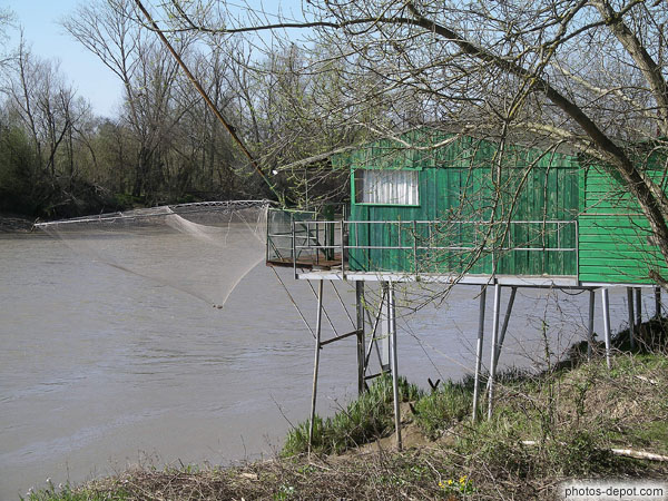 photo de baraque de pêche sur la Garonne