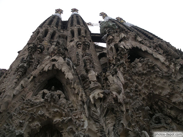 Flèches de la cathédrale, Facade la la Nativité
