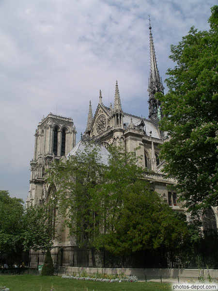 photo de Notre Dame de Paris, vue latérale
