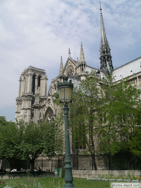 photo de Notre Dame de Paris, vue latérale