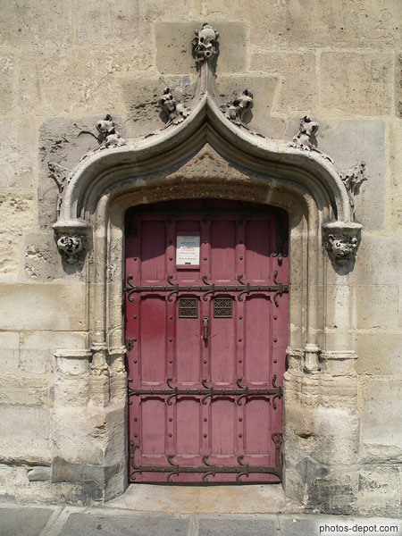 photo de Porte médiévale du palais des abbés de Cluny
