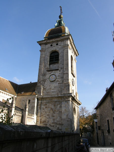 photo de tour clocher de la cathédrale St Jean