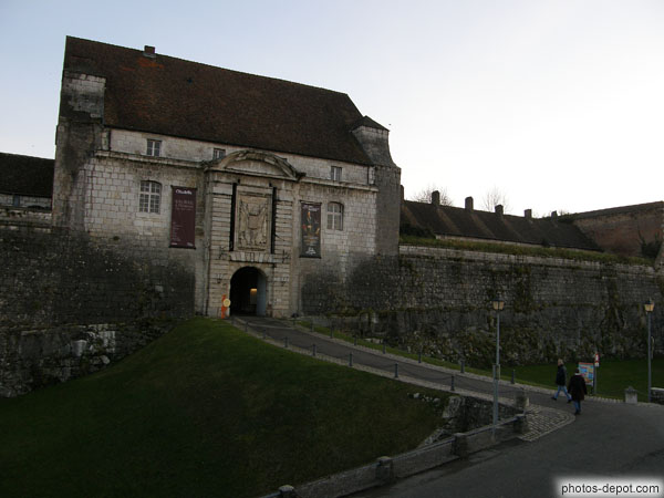 photo de poste d'entrée de la citadelle