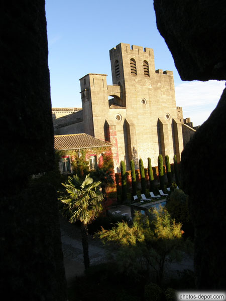 photo de tours et contreforts