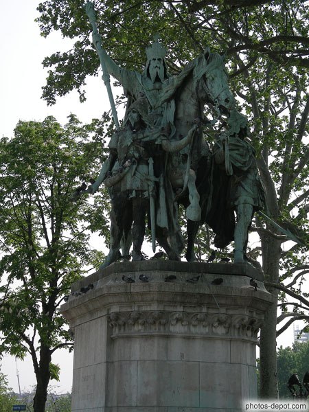 Charlemagne et ses Leudes, Parvis de Notre-Dame, frères Charles et Louis Rochet,  1882.
