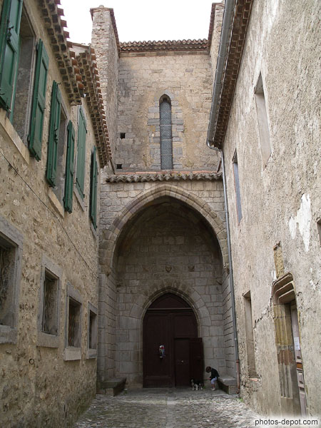 photo de portail d'entrée de l'église