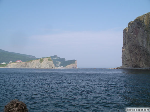 photo de Cap et passage vers le rocher percé à pied sec à marée basse