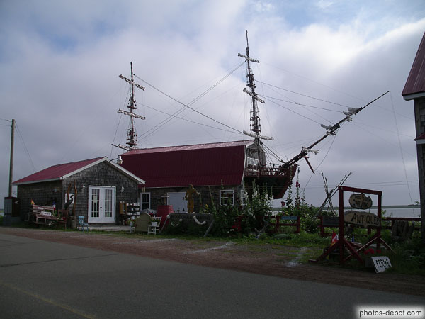 photo de Carving antiques maison en forme de bateau à voile
